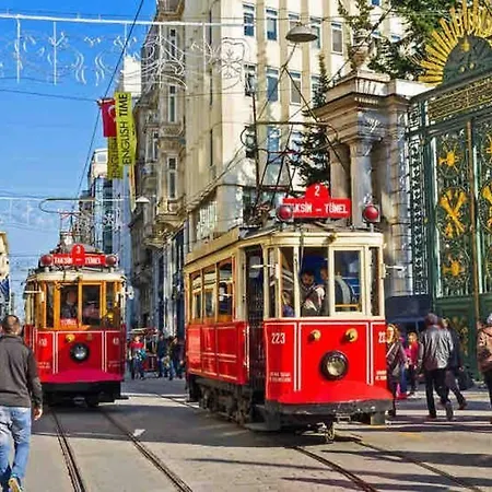 Historical Comfy Flat In Beyoglu Tophane, Galata * 伊斯坦布尔
