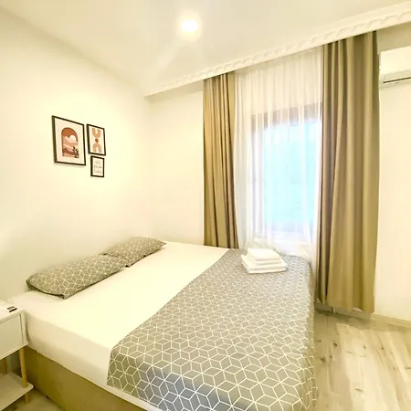 Historical Comfy Flat In Beyoglu Tophane, Galata * 伊斯坦布尔