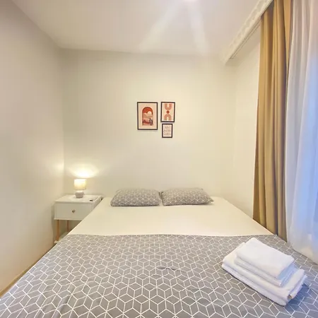 Historical Comfy Flat In Beyoglu Tophane, Galata * Istambul