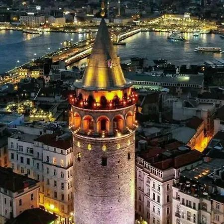Historical Comfy Flat In Beyoglu Tophane, Galata Appartement Istanboel