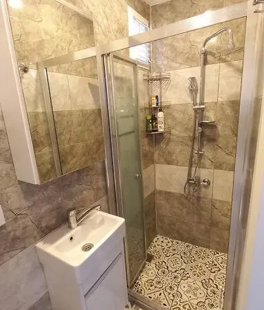 Historical Comfy Flat In Beyoglu Tophane, Galata Apartment