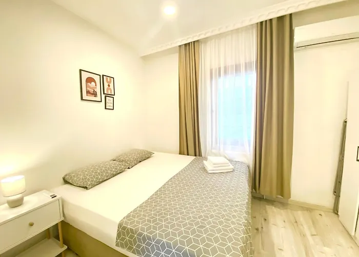 Historical Comfy Flat In Beyoglu Tophane, Galata * Istambul